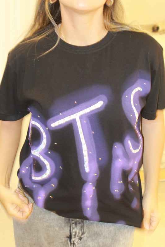 CAMISETA BTS BLACK & PURPLE